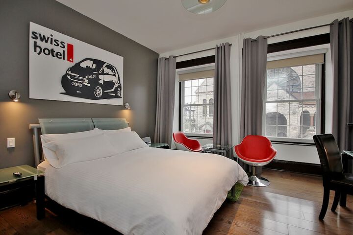 Room 33 of 74