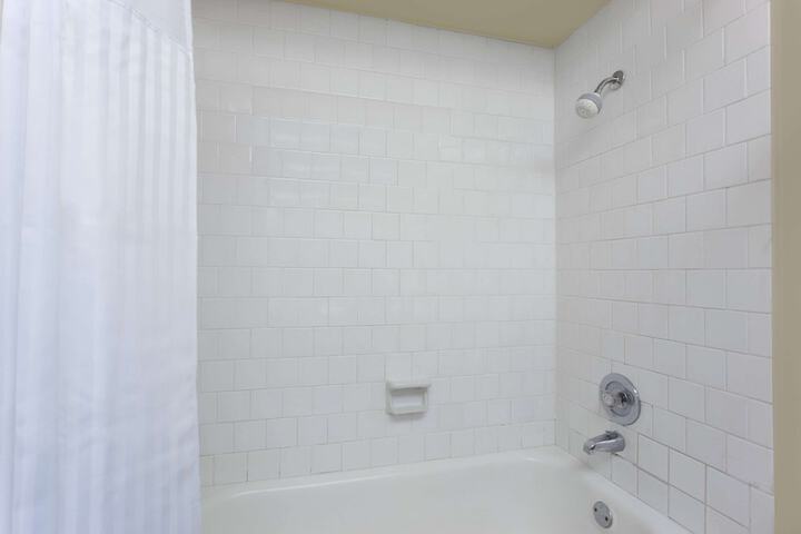 Room 8 of 14