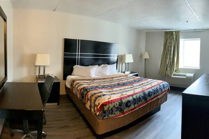 Room 26 of 33
