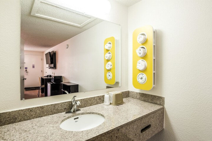 Room 36 of 43