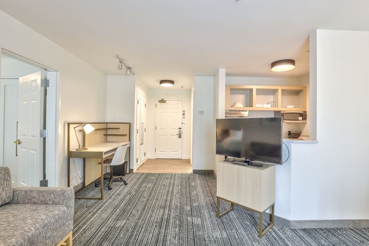 Room 28 of 62