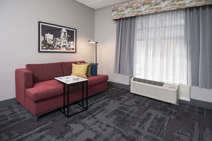 Hampton Inn & Suites Raleigh Downtown