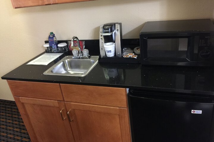 Room 9 of 25