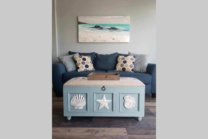 Aqua Haven - Second Street from Beach Home