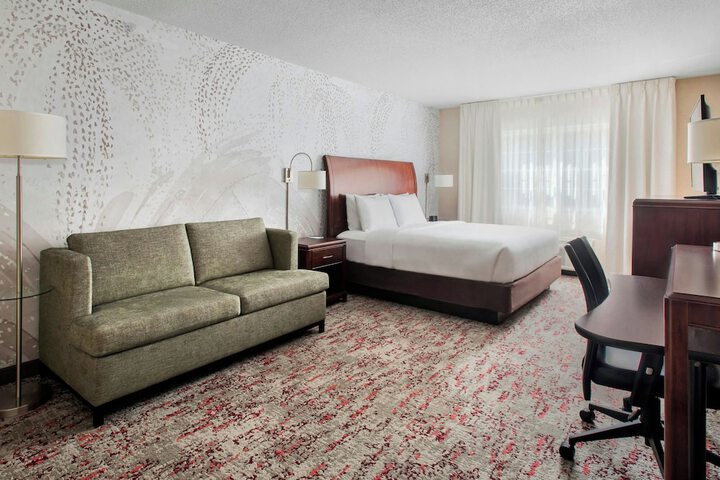 Room 13 of 36