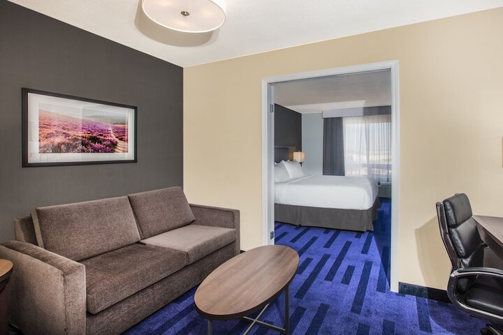 Room 16 of 40