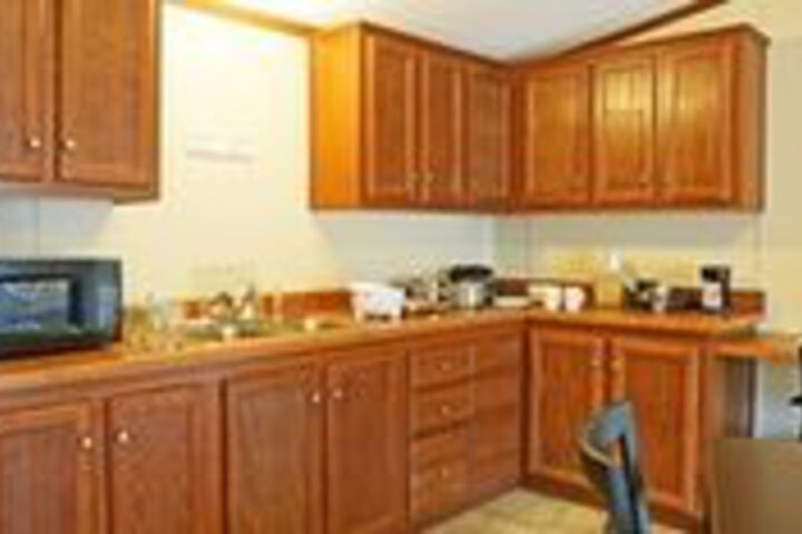 Eagle Inn & Suites