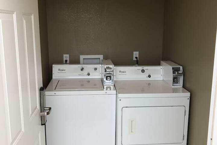 Room 9 of 14