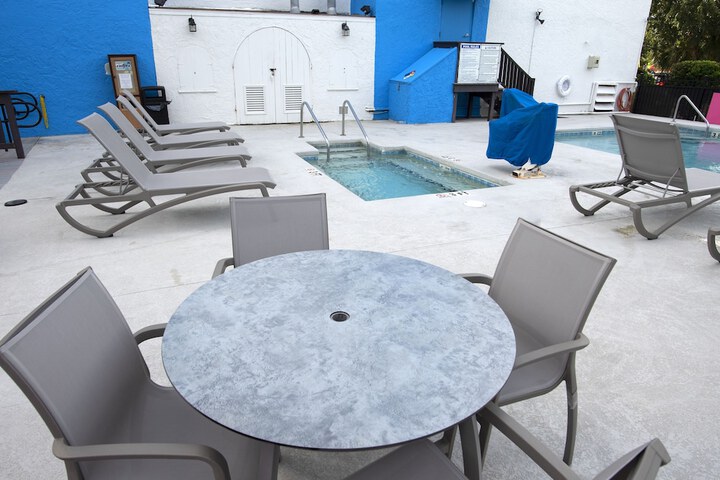 Pool 9 of 30