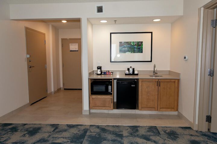 Hampton Inn & Suites Jennings