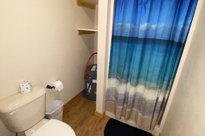 Room 27 of 46