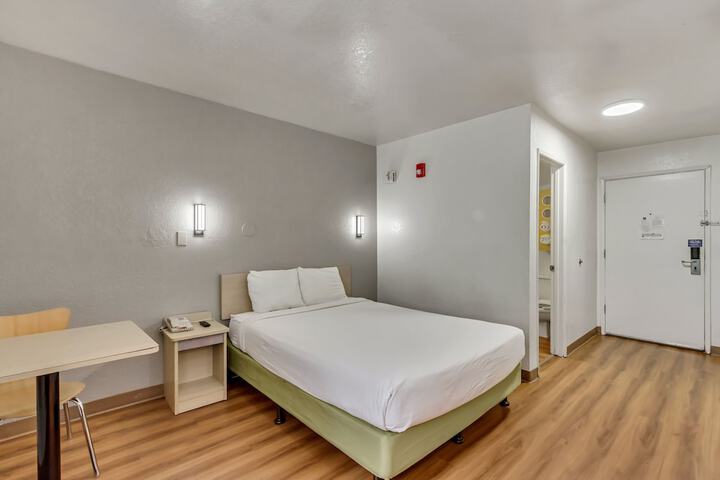 Room 21 of 61