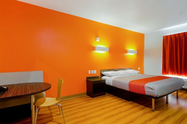 Room 14 of 29
