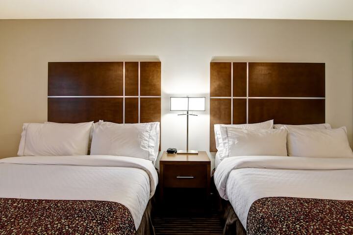 Room 11 of 27