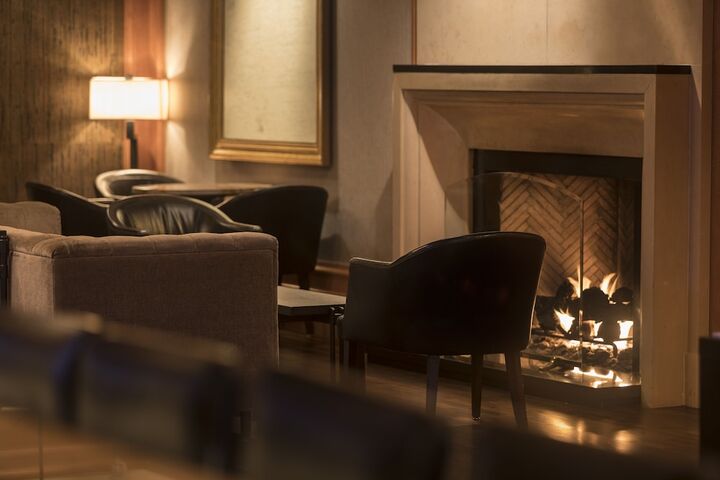 Lounge 51 of 59
