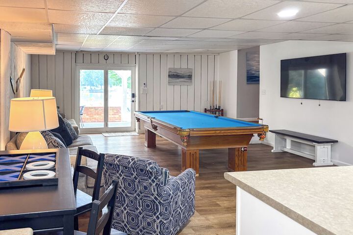 Spacious Lake Norman Retreat w / Boat Ramp!