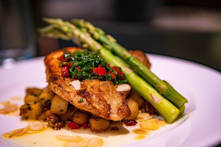 Dining 52 of 68
