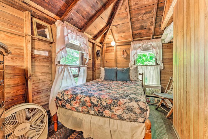 Douglas whispering Winds Cottage w / Beach!