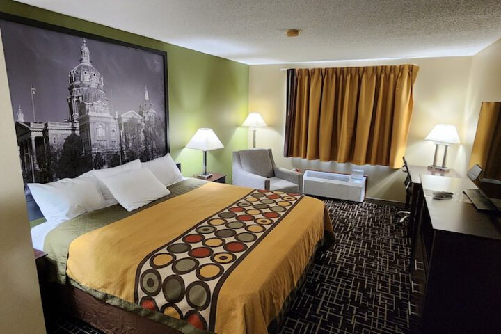 Room 26 of 40