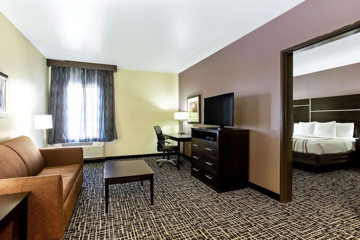 Room 13 of 40
