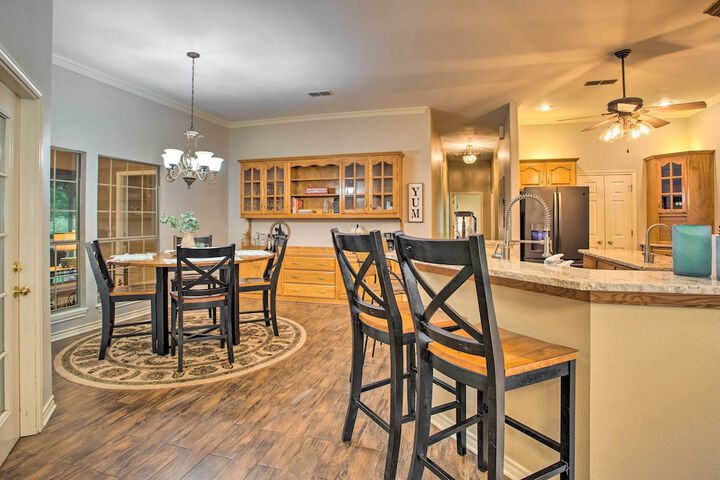 Happy Trails Hideout w / New Bunk House & Hot Tub!