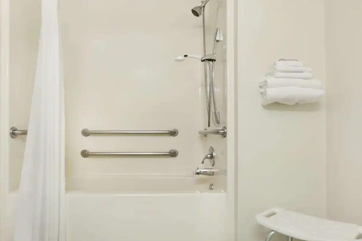Room 34 of 59