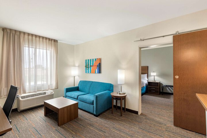 Room 22 of 38
