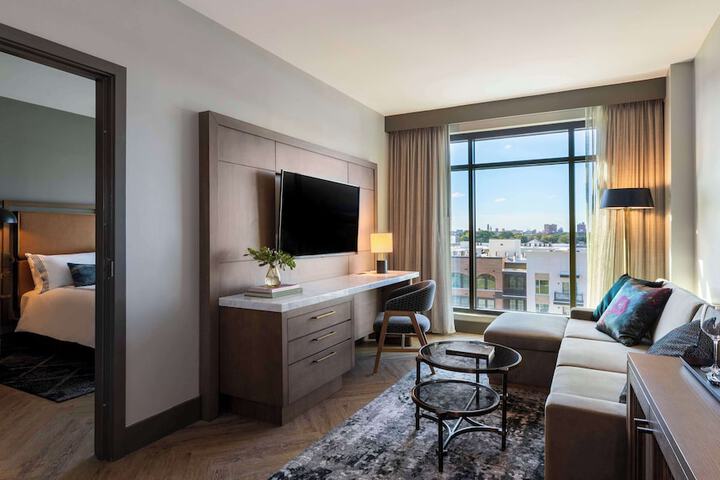 Room 52 of 92