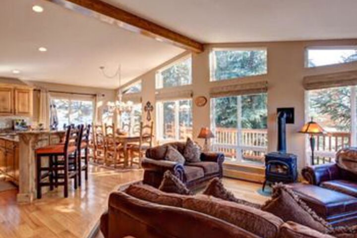 Mountain Lodge with Hot Tub by RedAwning