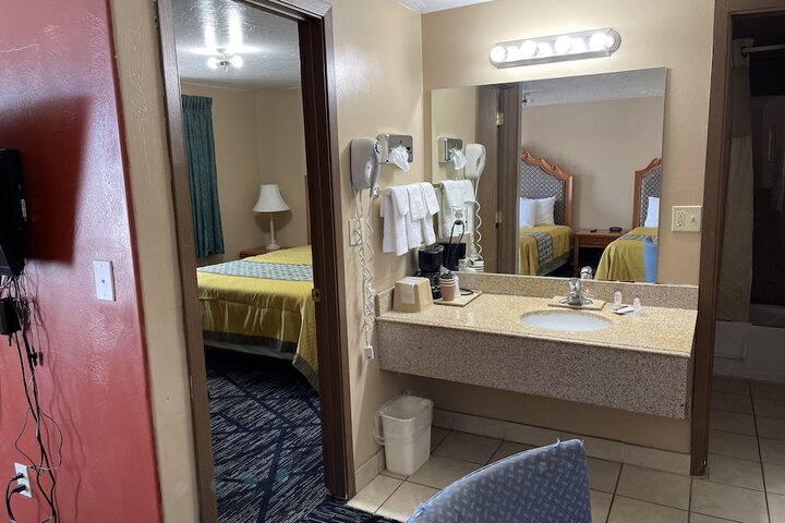 Riverton Inn & Suites