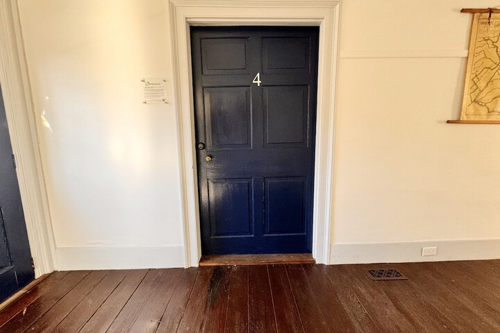 Room 22 of 74