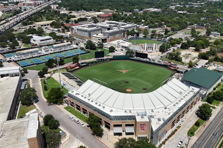 DoubleTree by Hilton Austin - University Area