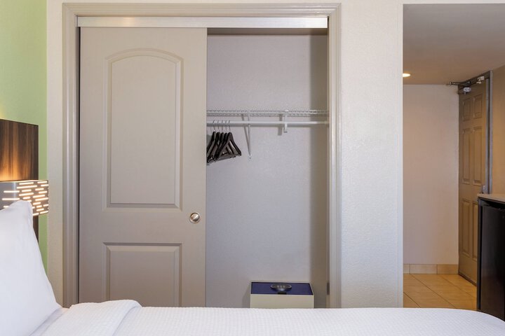 Room 59 of 90