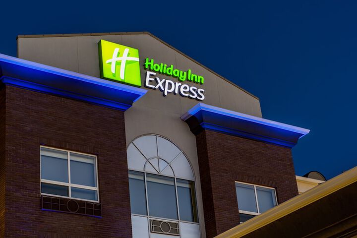 Holiday Inn Express Hotel & Suites Airdrie-Calgary North by IHG