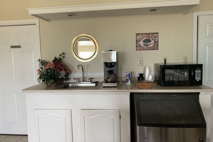 Breakfast/Coffee Service 48 of 54