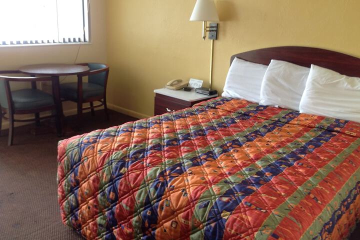 Room 8 of 26