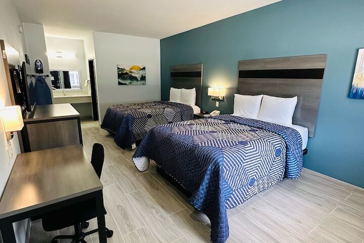 Room 12 of 16