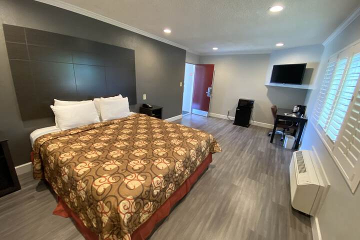 Room 21 of 62