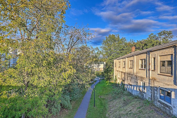 Newly Renovated Penn Yan Apartment 1 Mi to Lake!