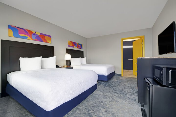Room 14 of 33