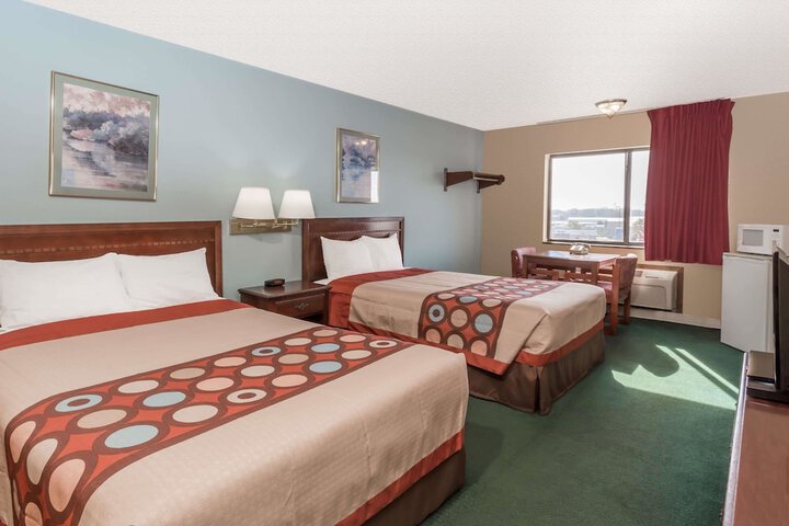 Room 11 of 20