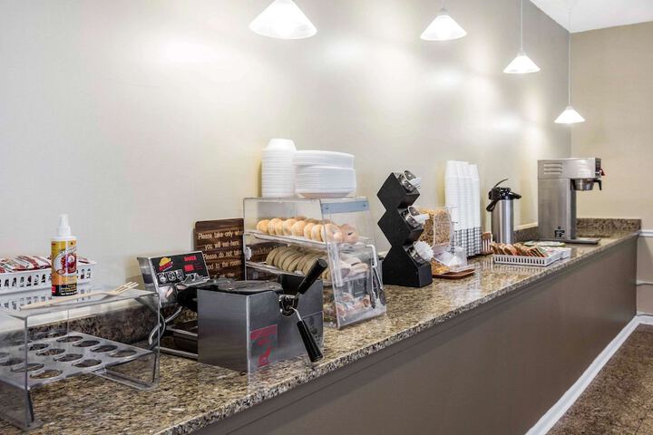 Breakfast/Coffee Service 22 of 24