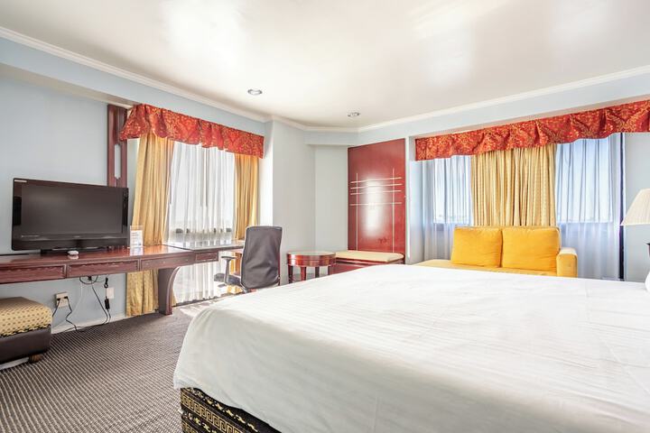 Room 70 of 87