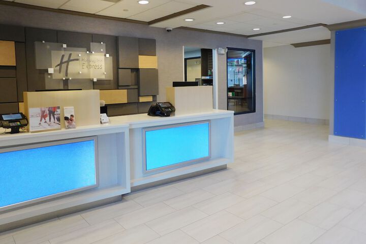 Hotel Interior 10 of 43