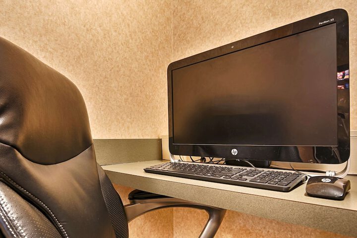 Business Center 20 of 20