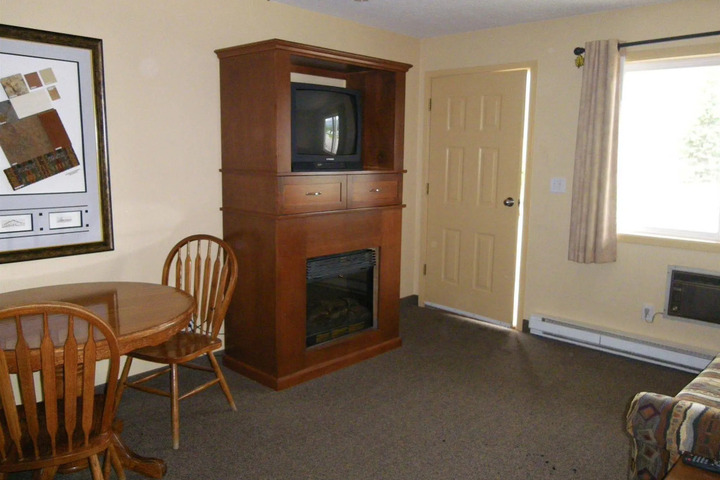 SELKIRK INN