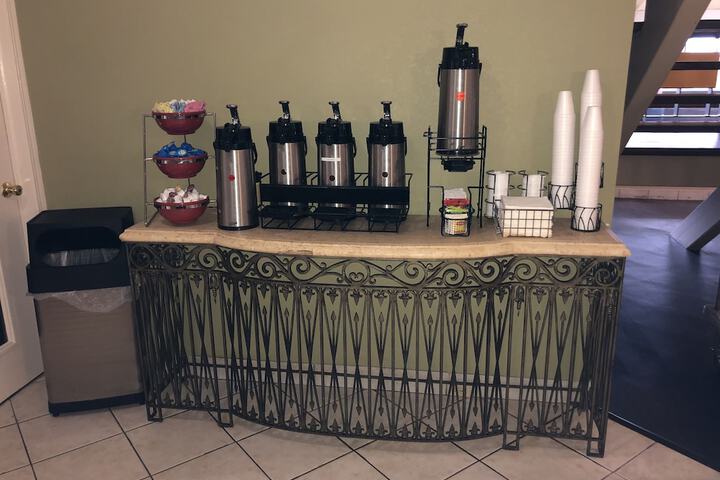 Breakfast/Coffee Service 25 of 34