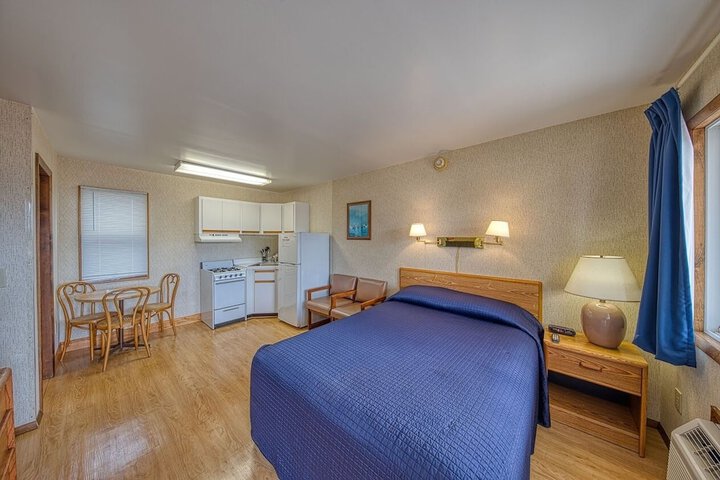 Room 13 of 22