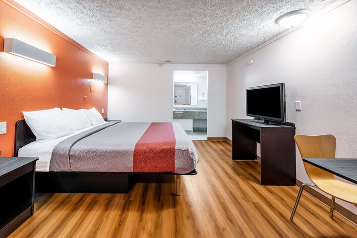 Room 21 of 30