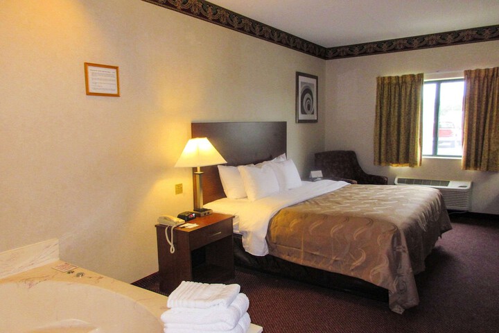 Room 6 of 17